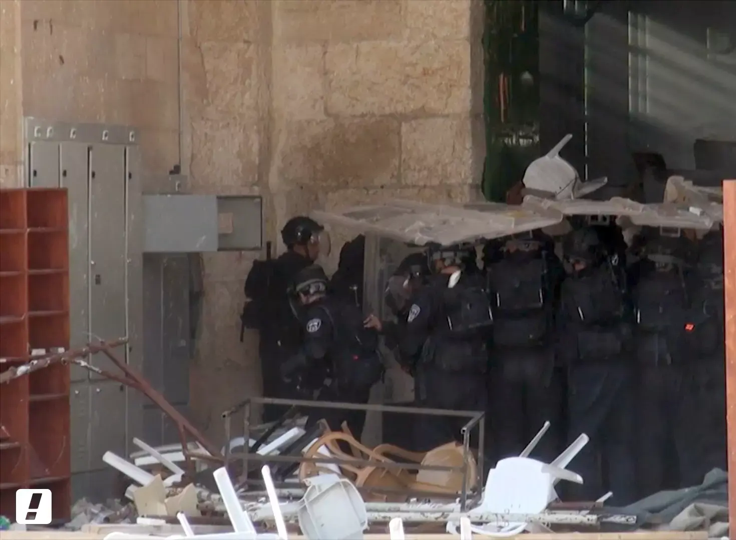יידוי אבנים, בקבוקי תבערה: חג אלים בעיר העתיקה