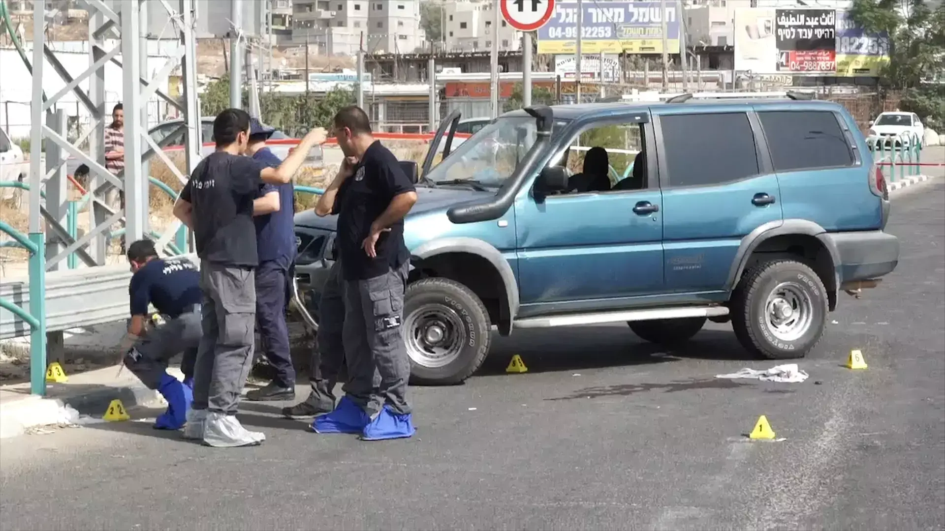 חיסול כפול בצפון: אב ובנו נורו למוות ברכבם