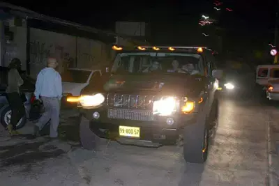 ג'נרל מוטורס שוקלת למכור את ה"האמר"