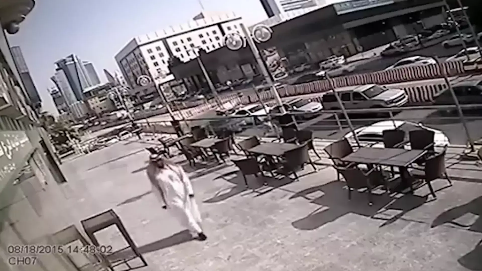 החדשות בדקה | צפו: מילימטר אחד הפריד בין חיים ומוות