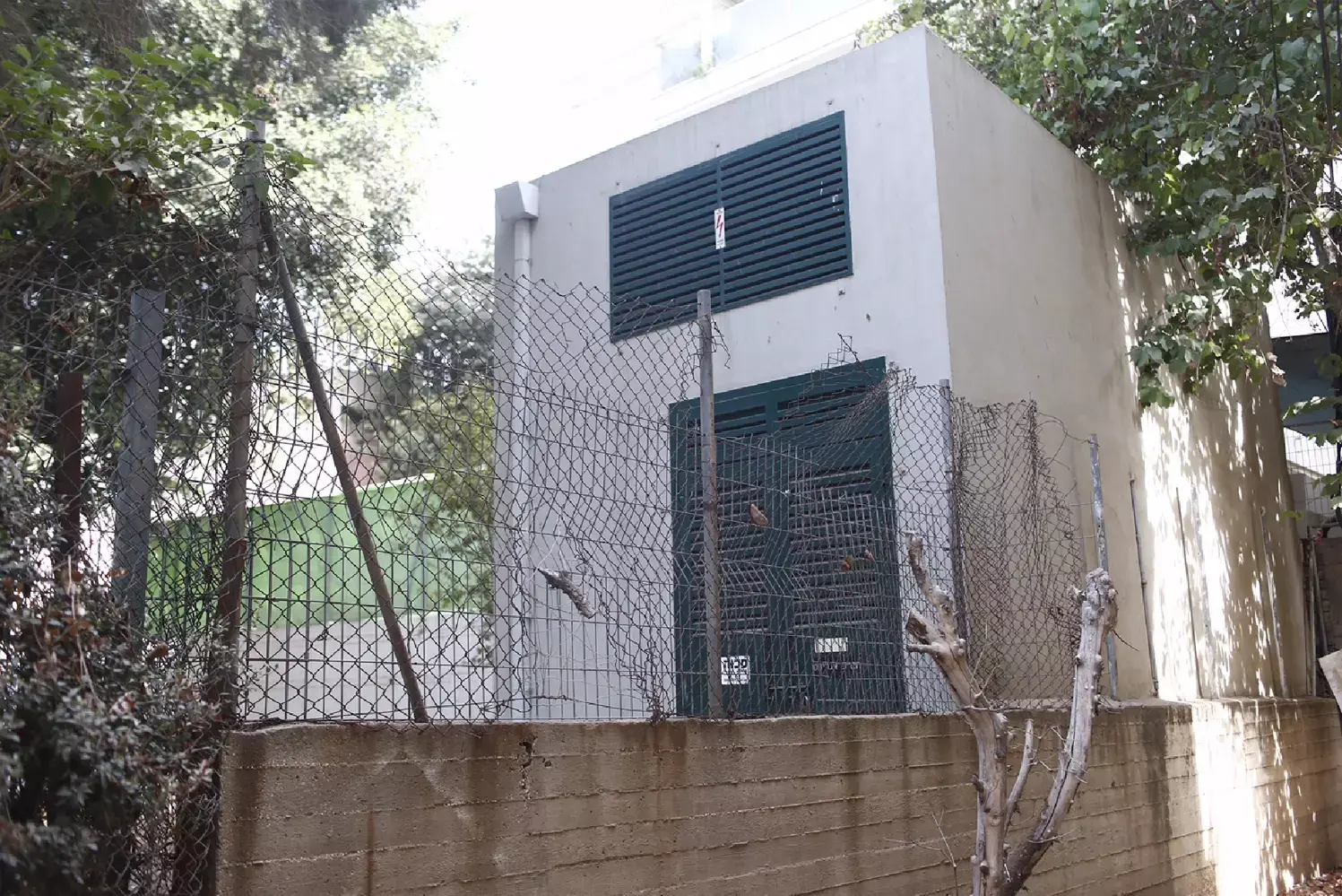 "חשופים לקרינה מסרטנת": שביתה בבית ספר בתל אביב בגלל שנאי