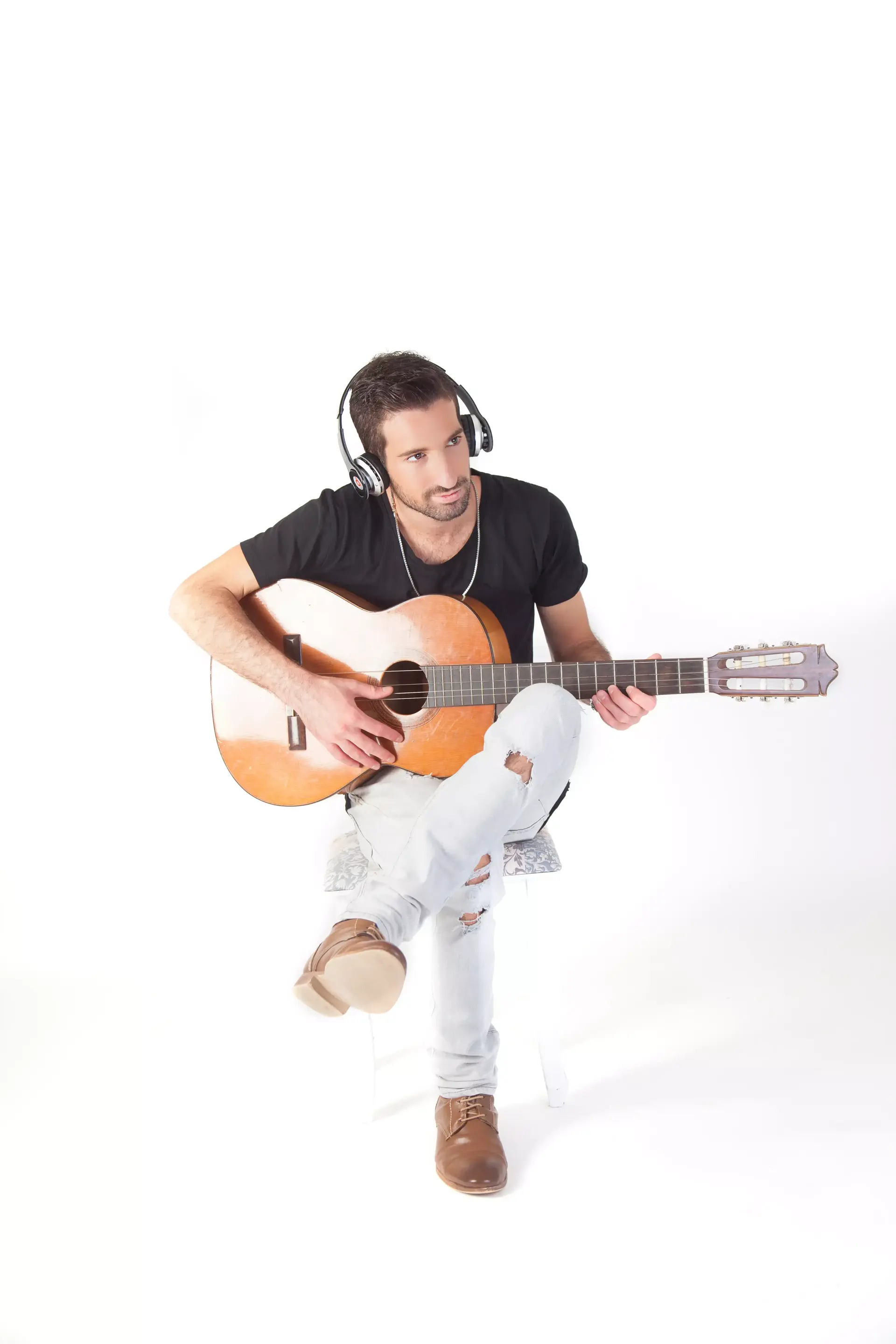 מתן מימון שר "שביזות יום א'". האזינו