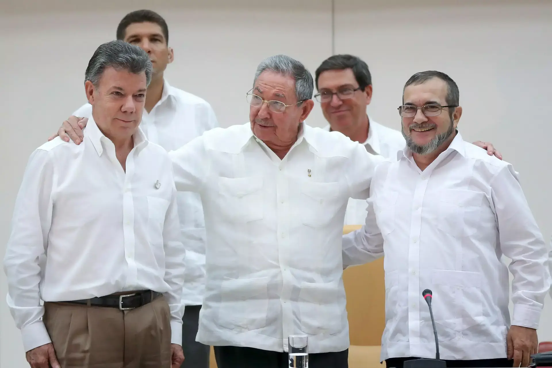 אחרי 50 שנה: פריצת דרך במו"מ בין נשיא קולומביה ומנהיג המורדים