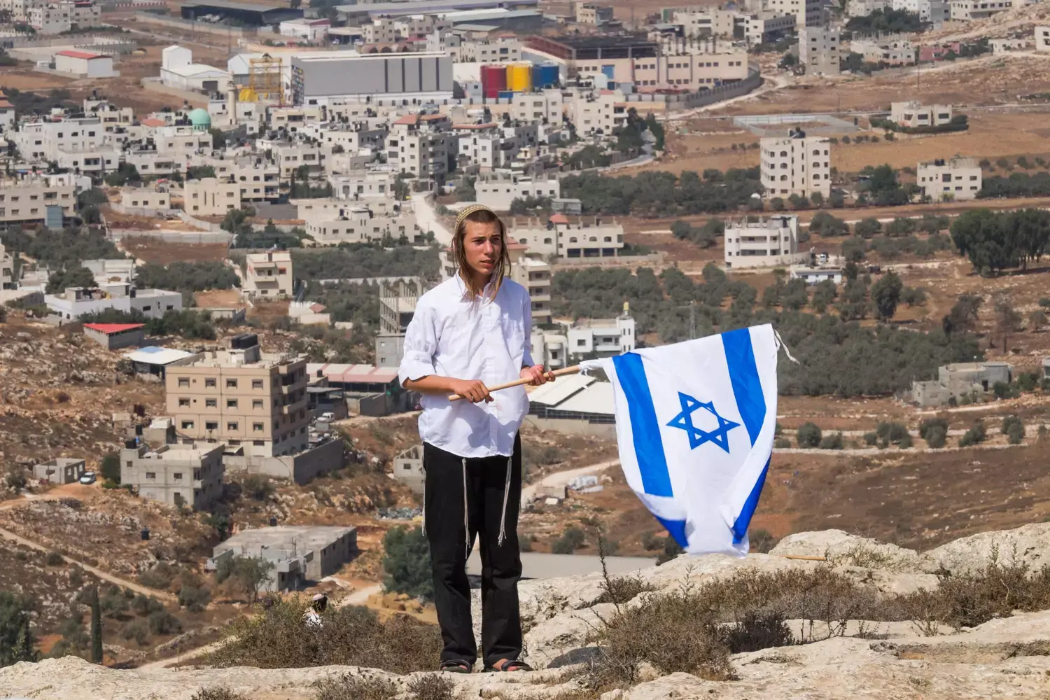 דעה: ברמת הפטריוטיות "שוברים שתיקה" לא שונים מהמתנחלים