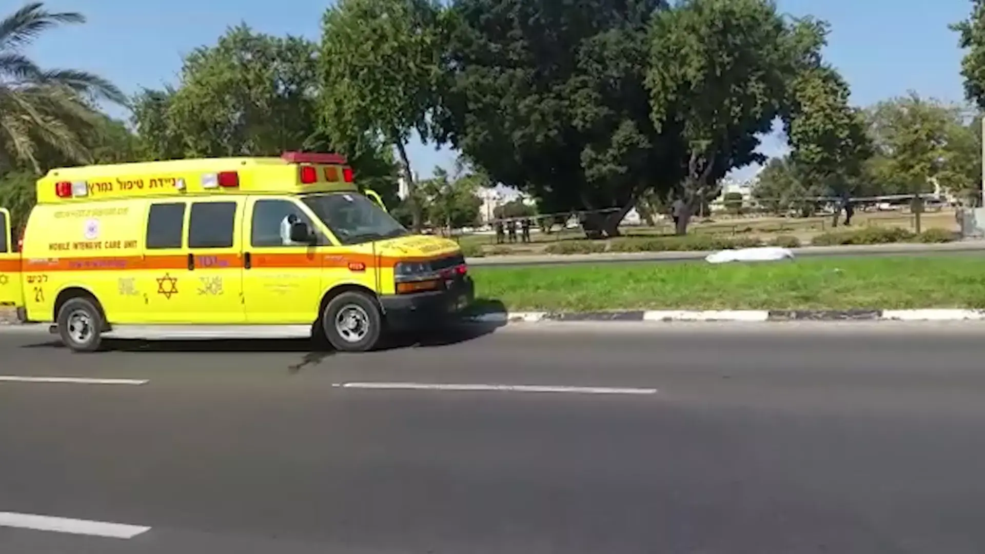 הולך רגל בן 40 נהרג מפגיעת מונית באשדוד; הנהג עוכב לחקירה