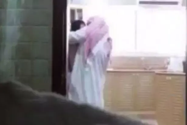 אישה צילמה את בעלה בוגד עם המשרתת - ותשלם על זה ביוקר