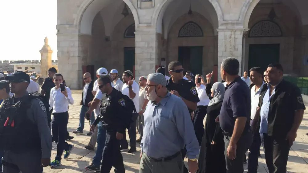 הנחיה חדשה לתלמידי הבירה: יכולים להגיע לבית הספר חמושים בגז פלפל