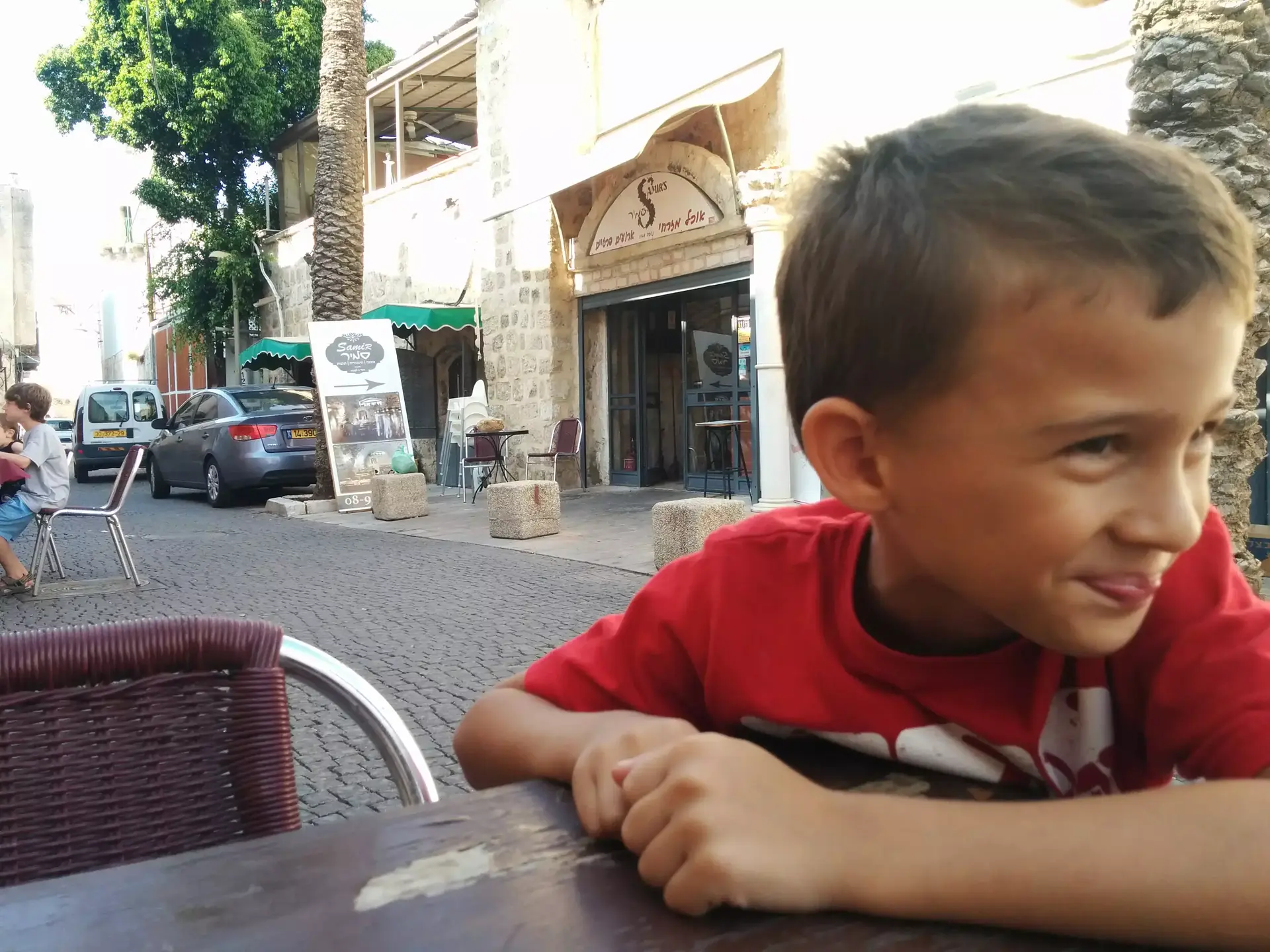 חיים של אבא: ארץ זבת חלב ודם וחומוס