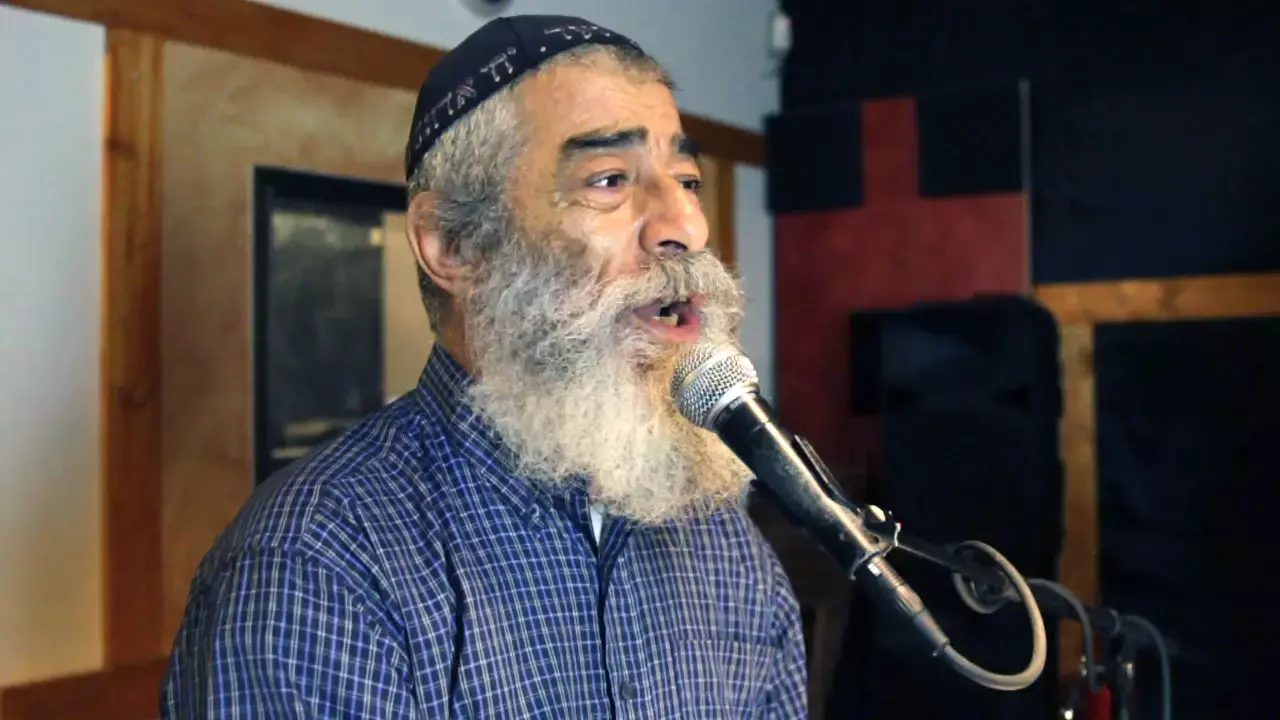שיר בחזרה: צפו באריאל זילבר מבצע את השיר "מישהו"