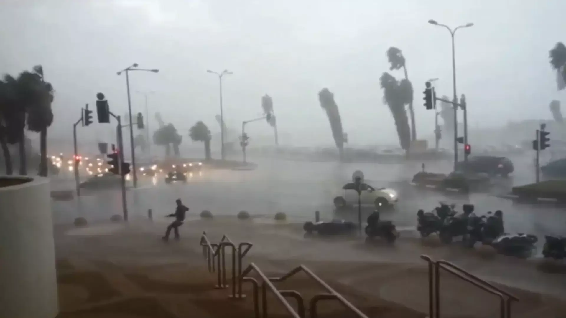 "הילדים מפחדים": כ-35 אלף משפחות נערכות לעוד לילה בלי חשמל
