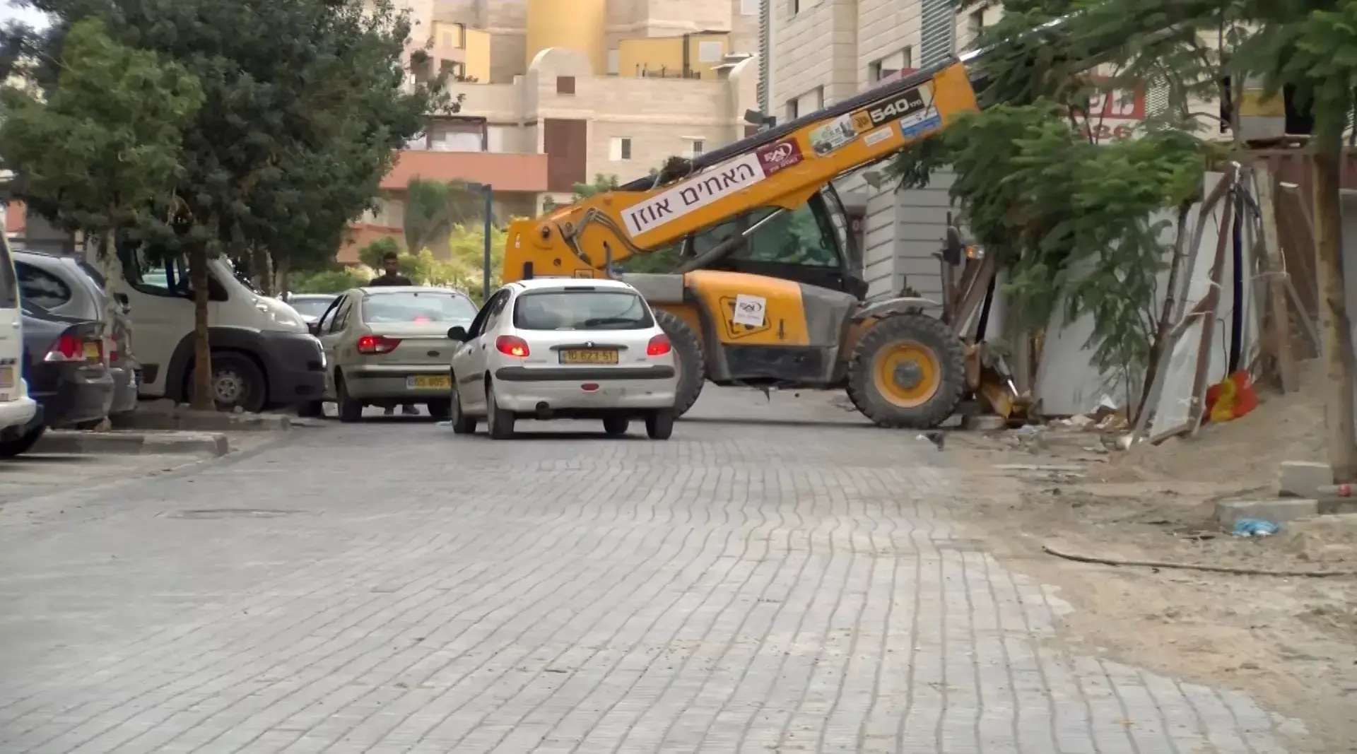 קשה ברמות  תושבי השכונה מתלוננים על עבודות הבנייה