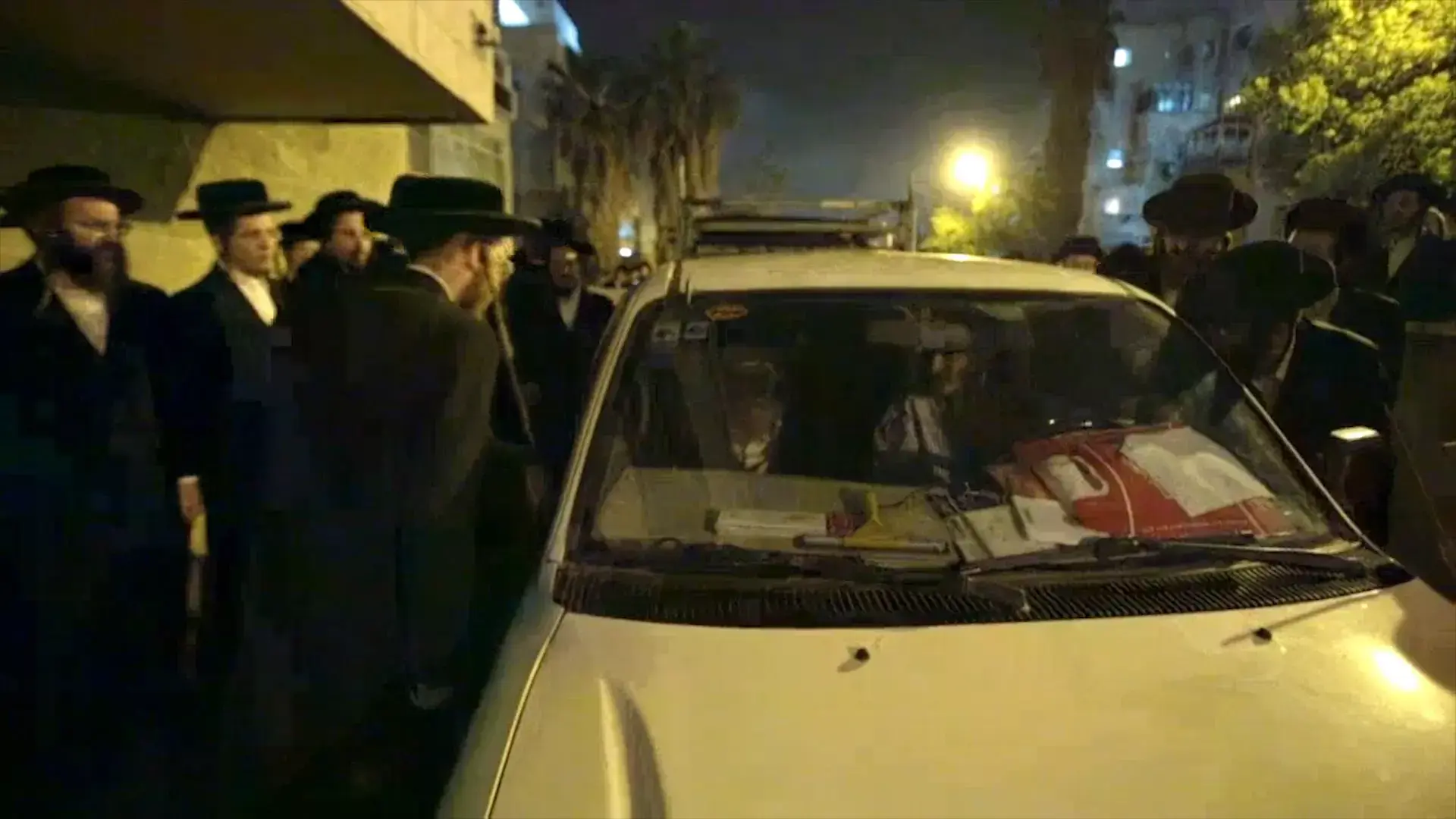 לראשונה זה 15 שנה: פעיל הר הבית הורחק בצו מנהלי מירושלים