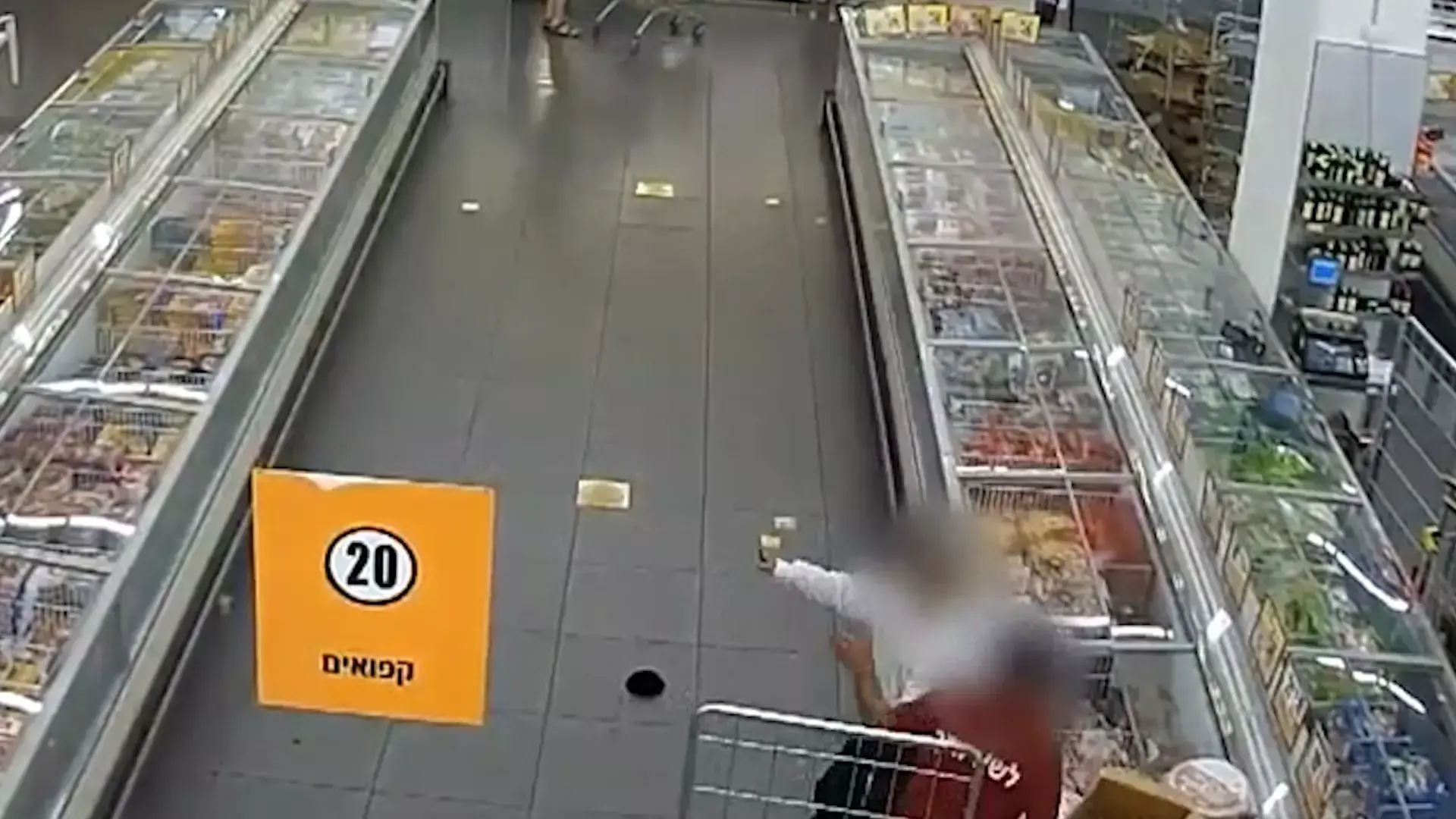 תיעוד: המחבל היהודי דוקר עובד בסופר כי חשב שהוא ערבי