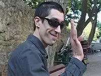 שחר אבן צור מחפש ניצבים לקליפ חדש