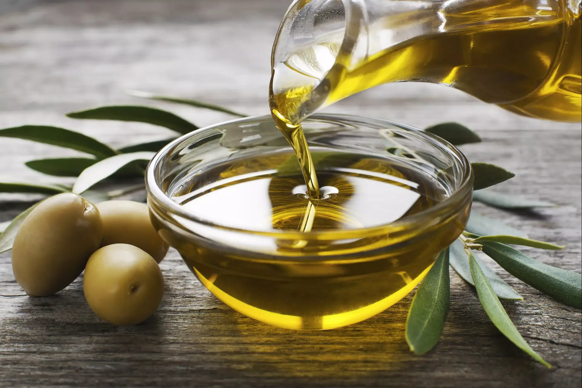 כן, הוא בריא, אבל מה *באמת* לא ידעתם עד היום על שמן זית כתית מעולה?