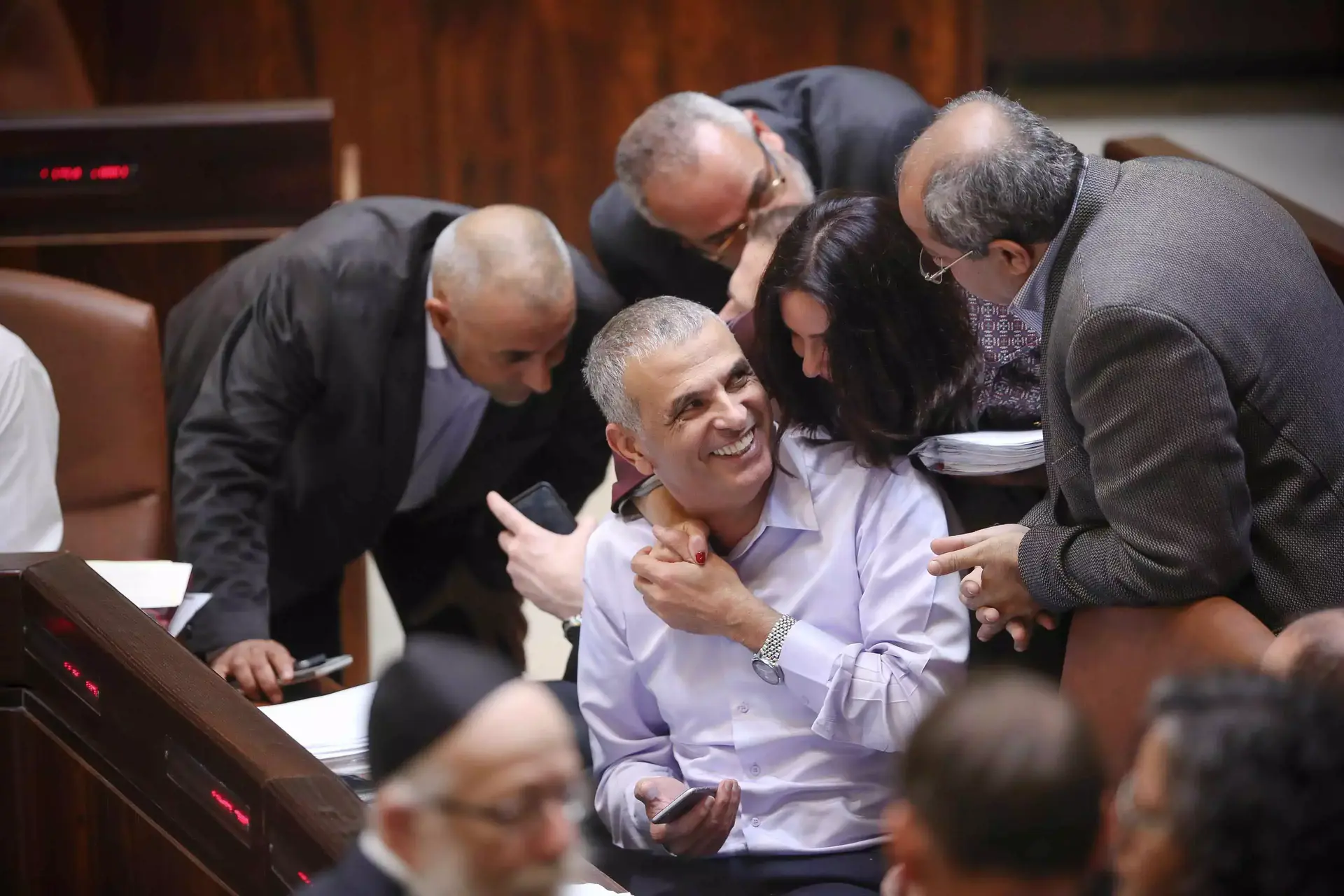 הגזימו בשופינג: הוראה לח"כים - "הפסיקו לקבל חבילות מ-ebay לכנסת"
