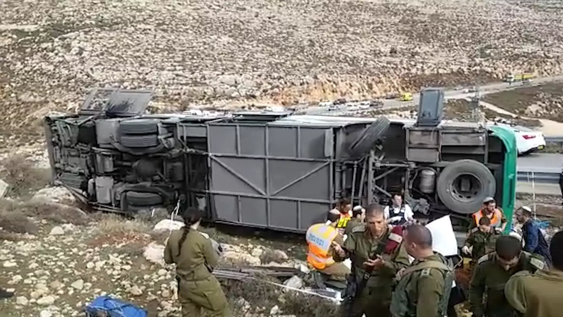 הרוגה ופצוע קשה בהתהפכות אוטובוס חיילים בבנימין
