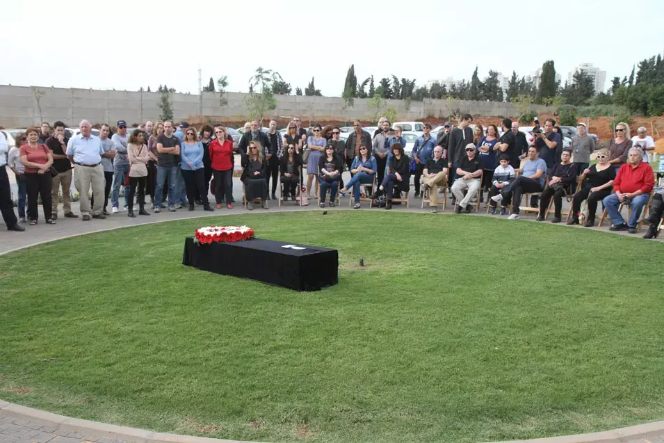 תמיד יהיה בפסקול: אלי אברמוב הובא למנוחות