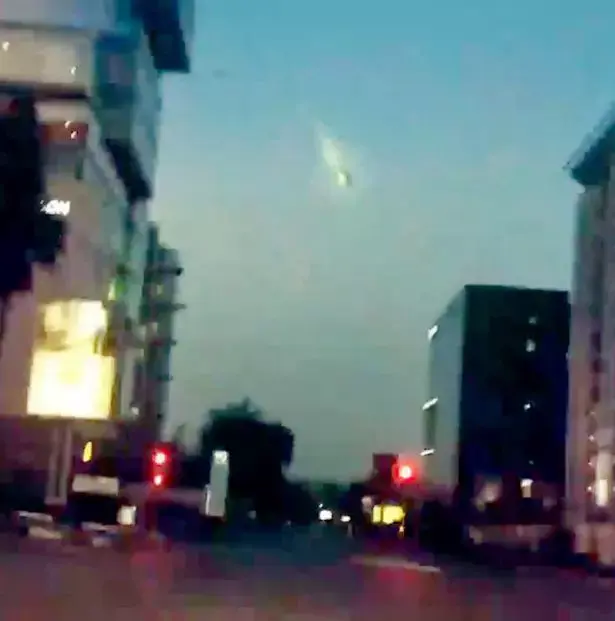 התמונות שעוררו סערה: עב"מים ירוקים התרסקו בדרום אפריקה?