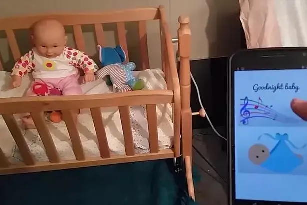 האפליקציה ש"מרדימה" את התינוק: הקליפ שעצבן את האינטרנט