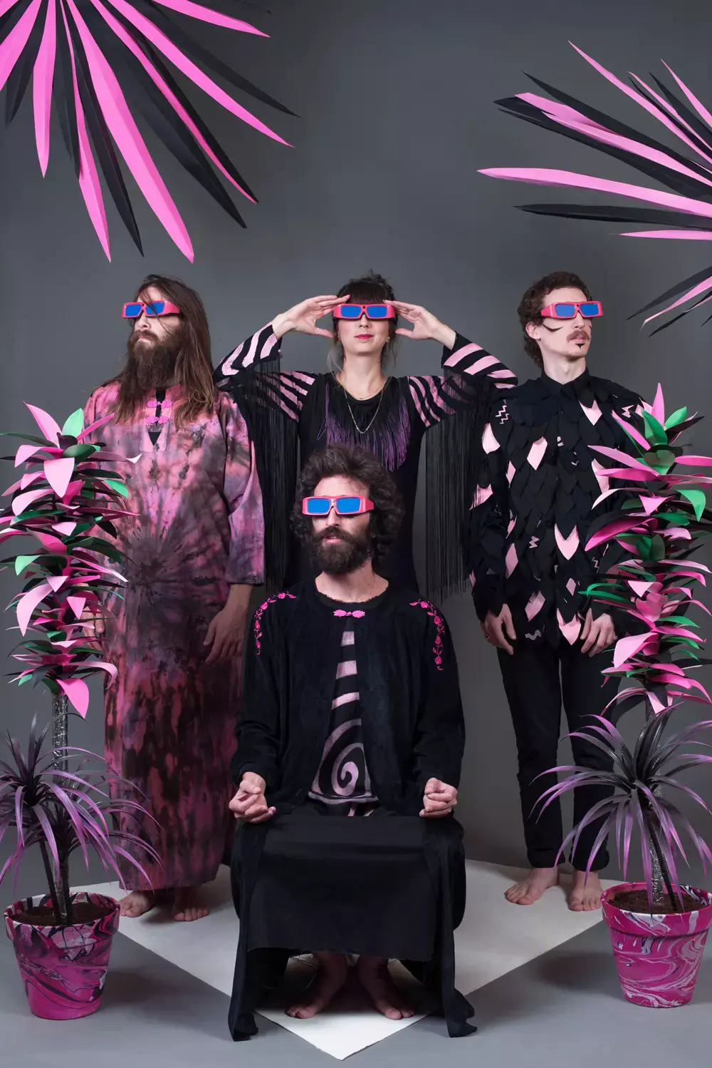 האזינו ל"Look Around", החדש של אוזו בזוקה