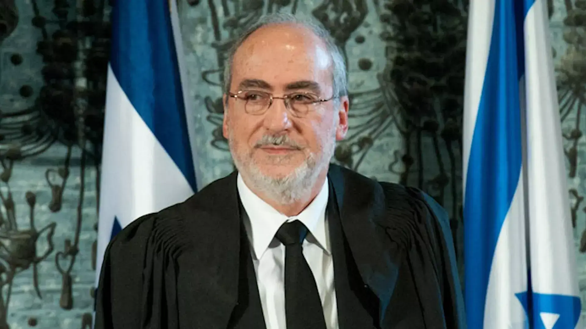 נשיא העליון לשעבר, השופט אשר גרוניס פונה במצב קשה לבית החולים