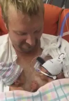 חרדה, רגשות אשם וקושי כלכלי: הצצה לחייהן של אמהות לפגים