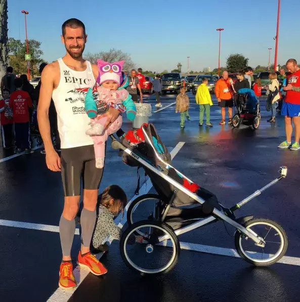 למי קראת עגלה? אב שבר שיא בריצת חצי מרתון עם עגלה