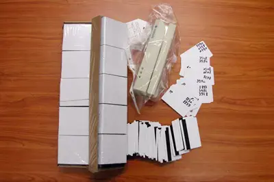 המשטרה עצרה שני זייפני אשראי בתל אביב