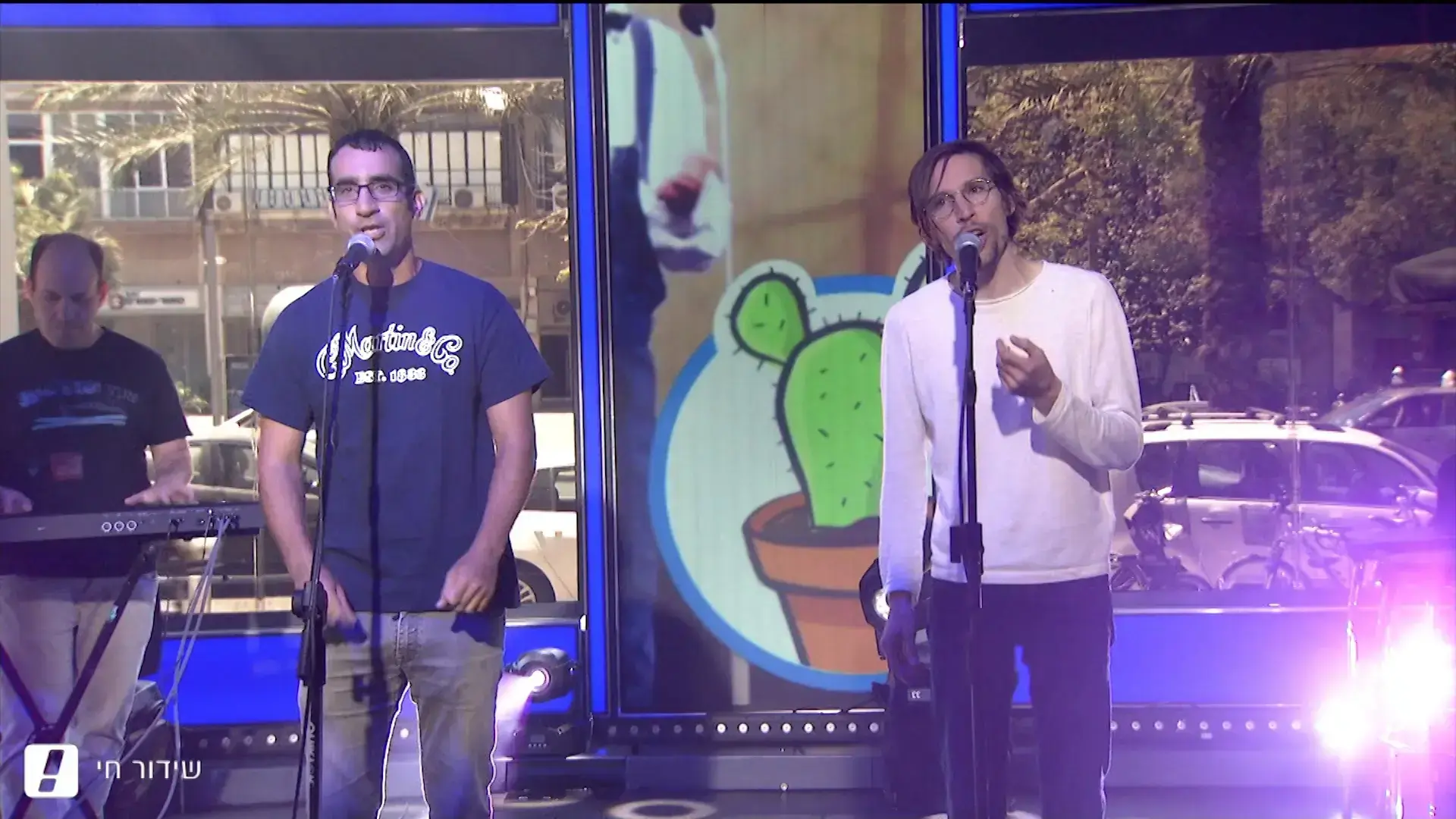 וואלה! הכי ישראלי: בעז ואורי בנאי שרים "יש לי חג". צפו