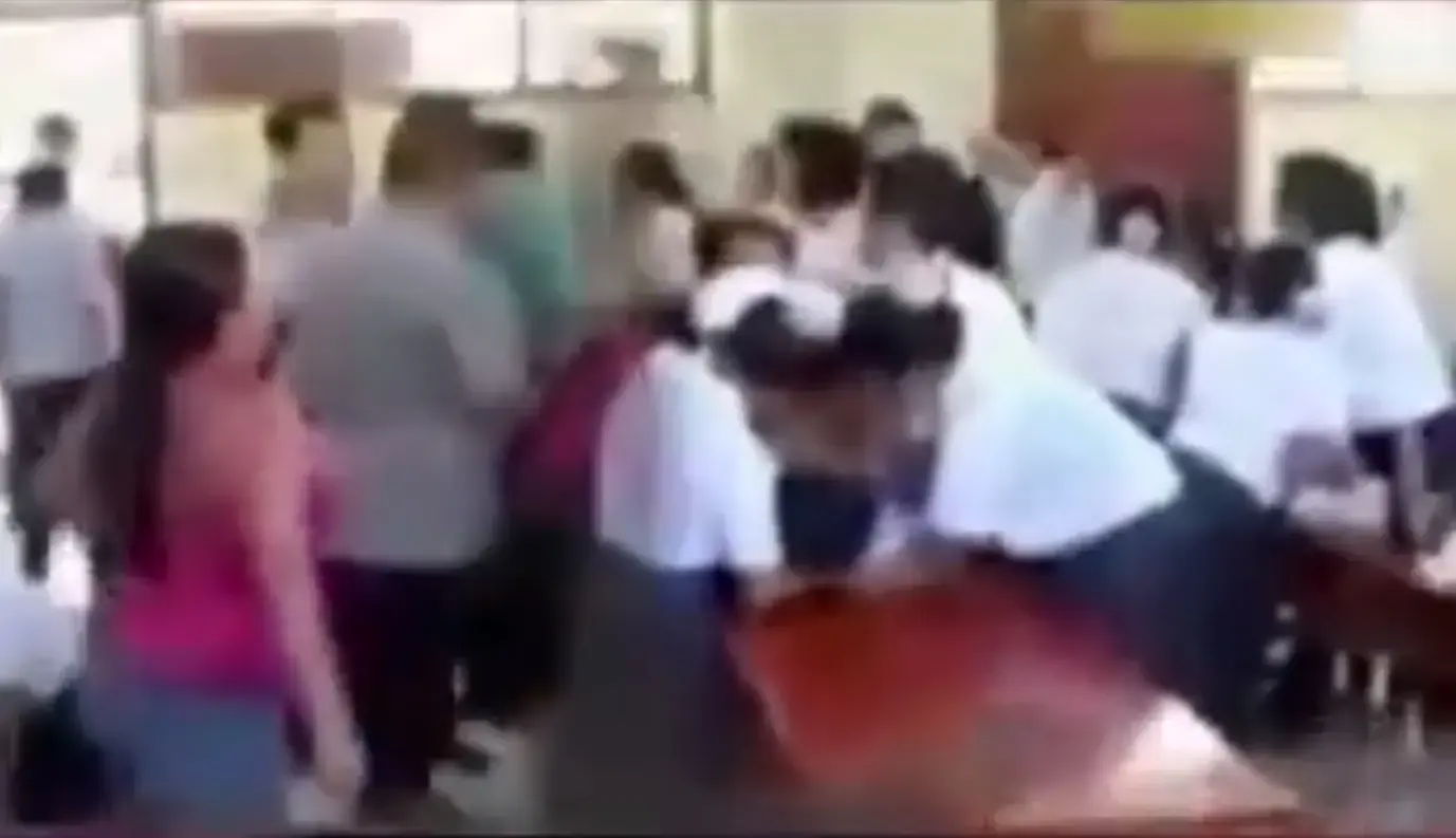 עשרות תלמידים סבלו מפרכוסים והזיות בגלל "השתלטות של השטן"