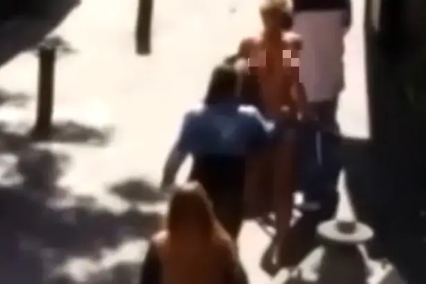 מלחמת טריטוריה: תיעוד מטריד של קרבות רחוב אכזריים בין נשים בזנות