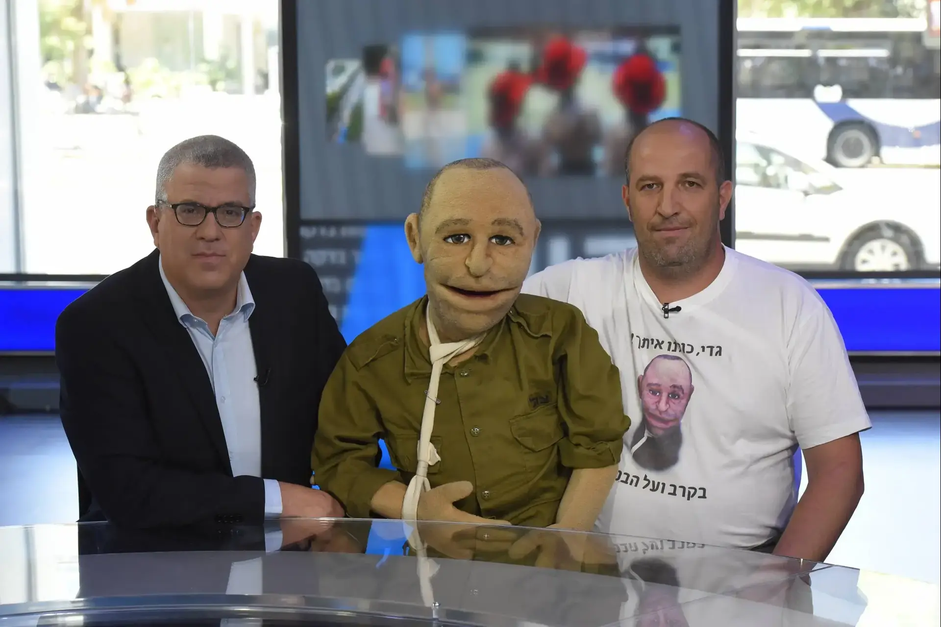 "הרחתי את הגוף השרוף של עצמי": לוחם הצנחנים גדי ויסמן הפך את הטראומה האישית להצגה