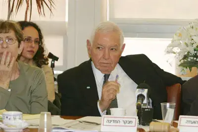 המבקר יבדוק מעורבות אולמרט במינויים