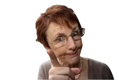 איך זה שאם לא סומכת על בנה?