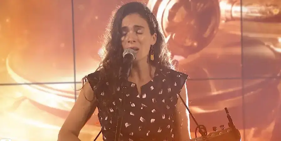 נעים מאוד: יעל נעים בשיחה ובביצוע חי באולפן וואלה! NEWS
