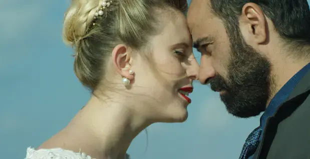 מיומנו של השחקן העסוק בישראל: ריאיון עם יעקב זדה דניאל על "מיומנו של צלם חתונות"