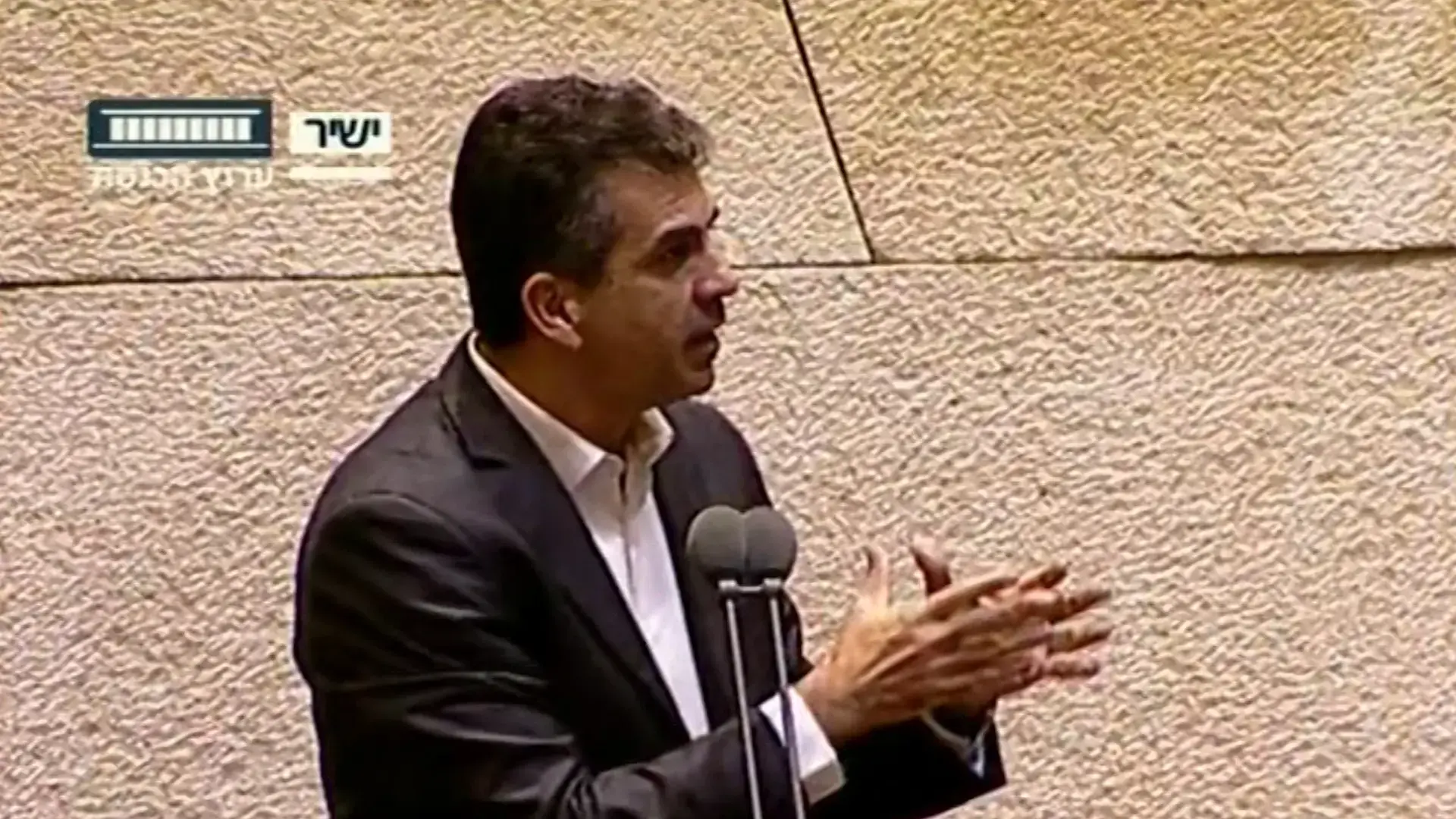 בכולנו משתעשעים בטרייד עם העבודה: "נתנו לכם גבאי, תביאו לנו שמולי"