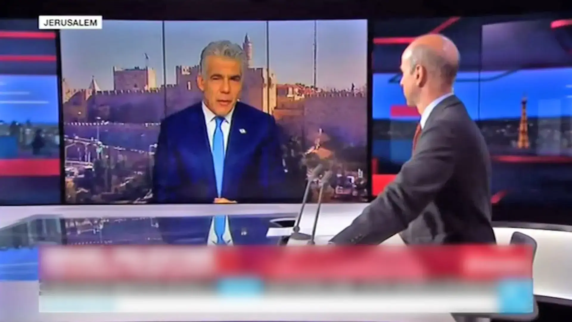 בניגוד למצע מפלגתו: לפיד נמנע מלנקוט עמדה בנוגע לחקירות נתניהו