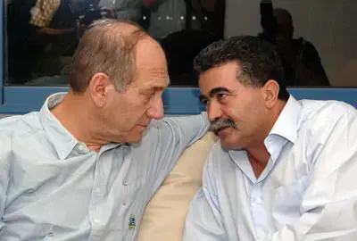 אולמרט ופרץ חלוקים לגבי כיבוש דרום לבנון
