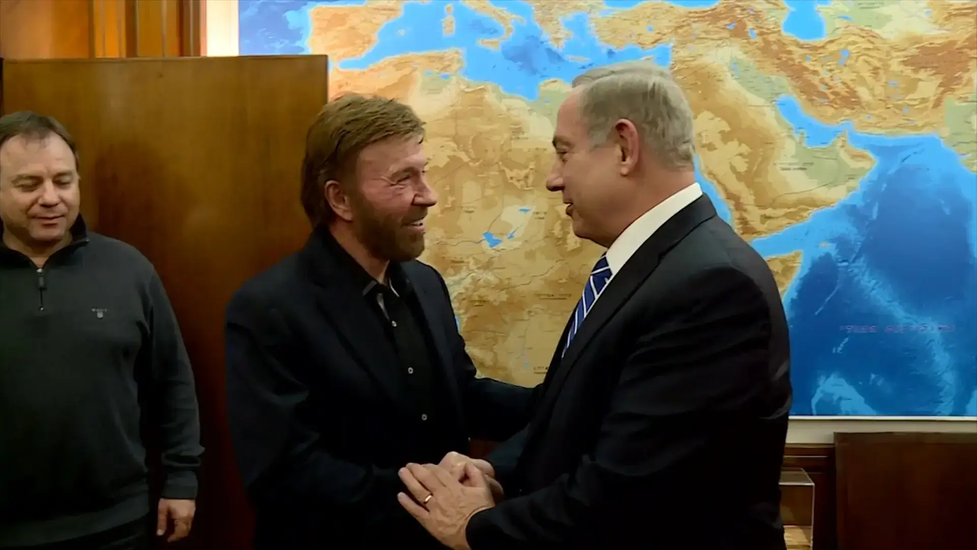 "אנחנו הפכנו אותו לכוכב": יורם גלובוס נפרד מצ'אק נוריס בריאיון מיוחד
