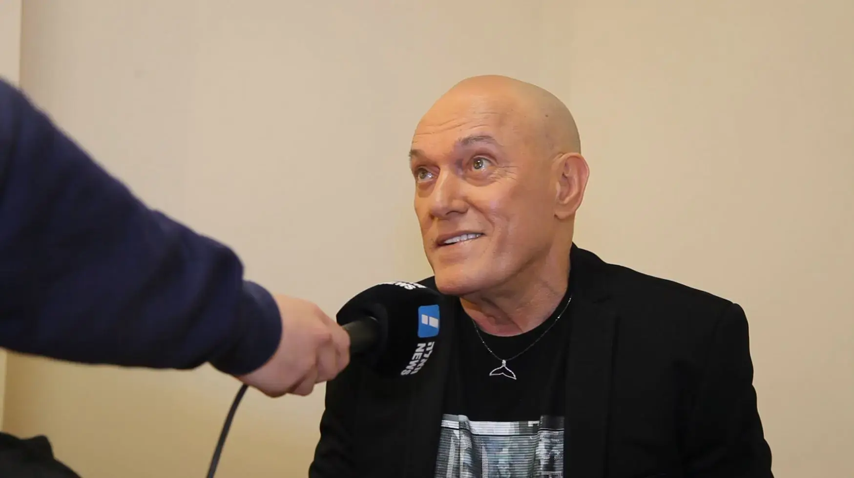 שלומי שבת: "הנשיקה של מירי וריטה הייתה צריכה בעצם להיות איתי"