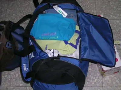 נעצרו חשודים בהברחת קוקאין נוזלי ספוג בבגדים