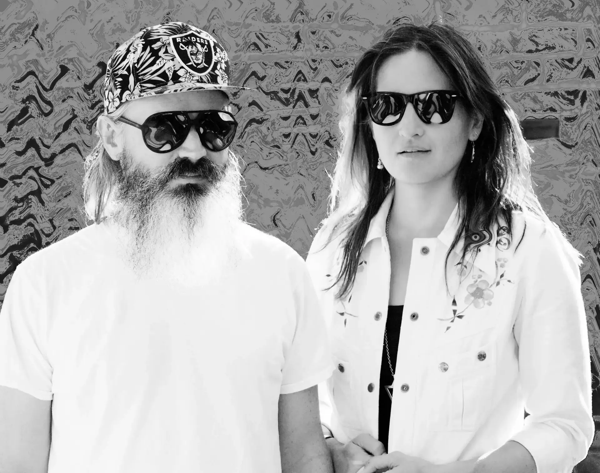 הורגים זמן: צמד הפסיכדליה Moon Duo יגיע להופעה בישראל