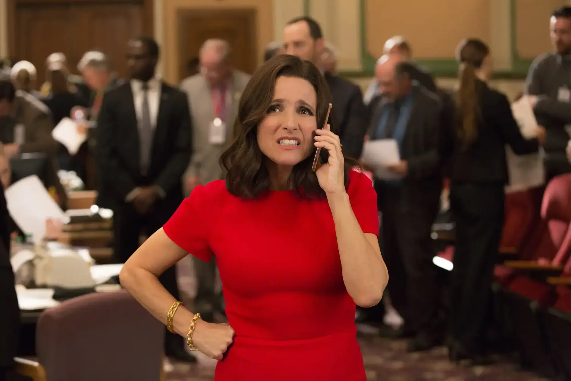 כך הסדרה VEEP גרמה לפוליטיקאי להיחנק ולאבד הכרה מרוב צחוק