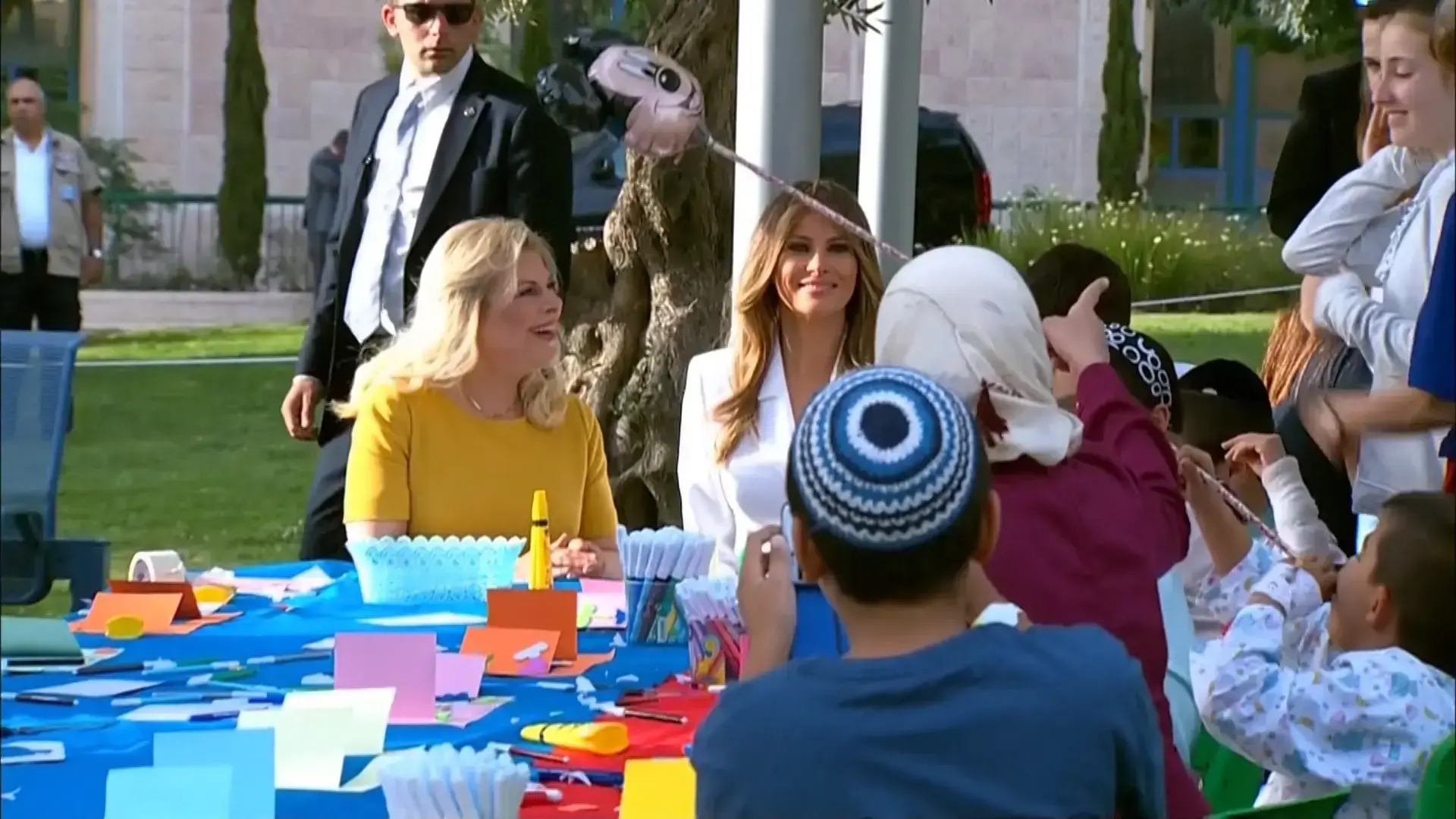 אחרי הכותל: מלניה טראמפ ביקרה עם שרה נתניהו בבית החולים הדסה