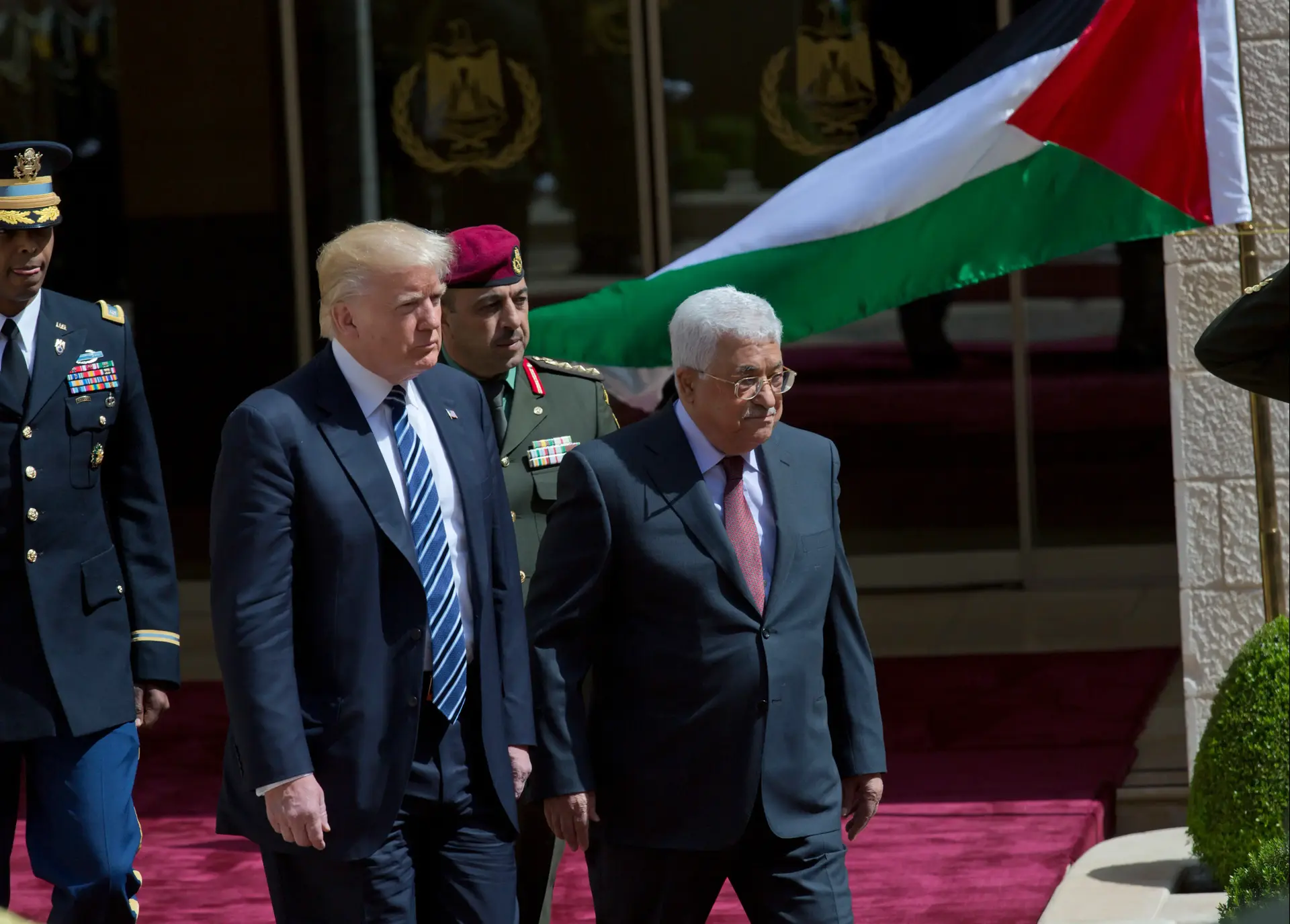 אבו מאזן לפני הגעת המשלחת האמריקנית: הממשל מתנהל בתוהו ובוהו