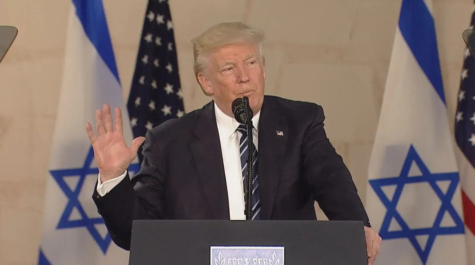 "טראמפ שואף להתחיל מו"מ ישראלי-פלסטיני בדיון על נושאי ליבה"