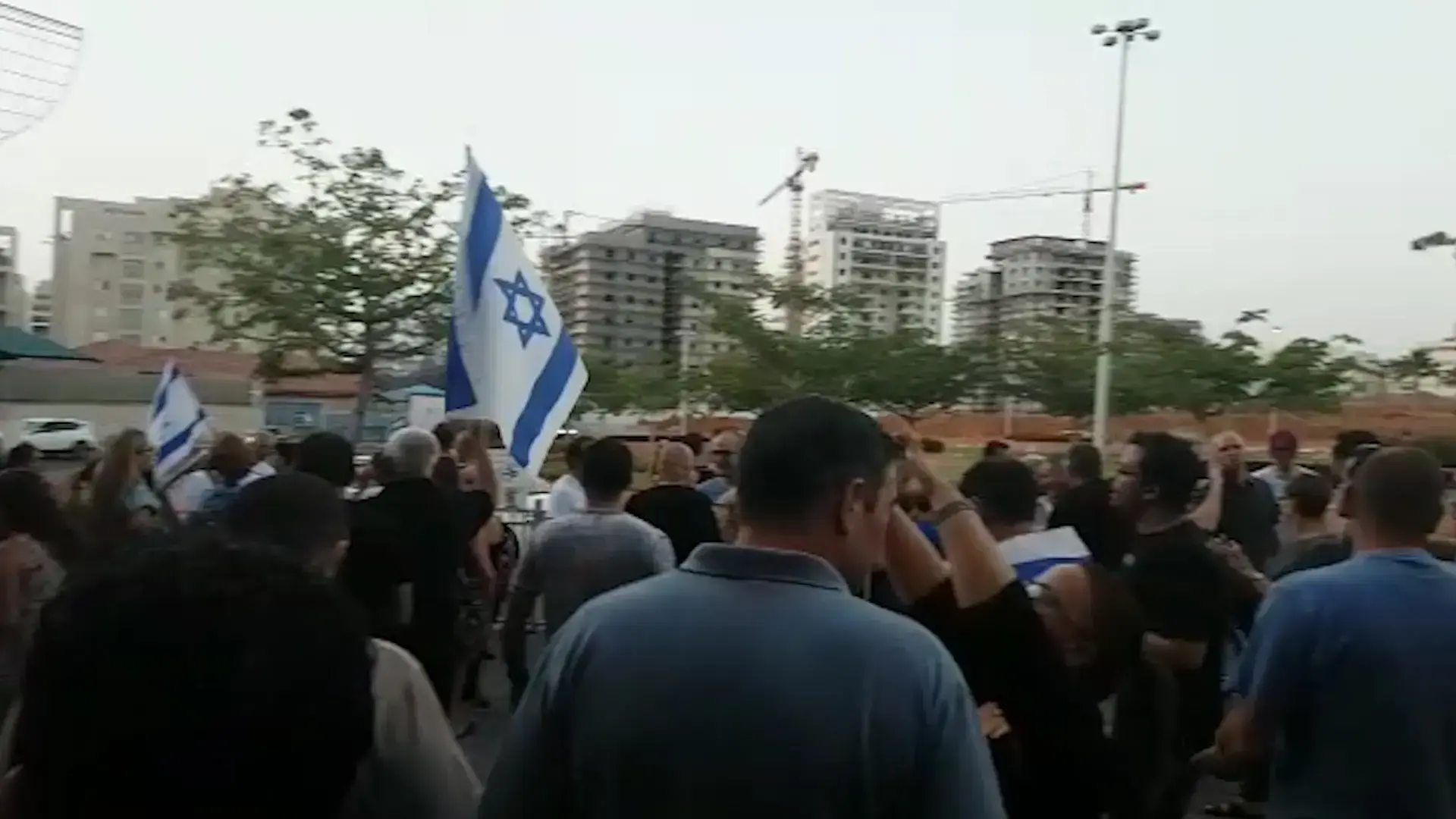 היועץ המשפטי לכנסת קבע: ח"כים לא ישתתפו בהפגנות נגד מנדלבליט