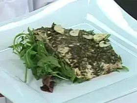 פילה מוסר במעטפת עשבי תיבול אפוי בתנור